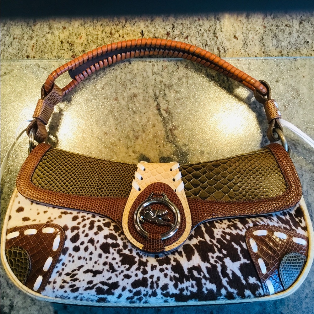 Gorgeous Etro bag with a Pegasus buckle!